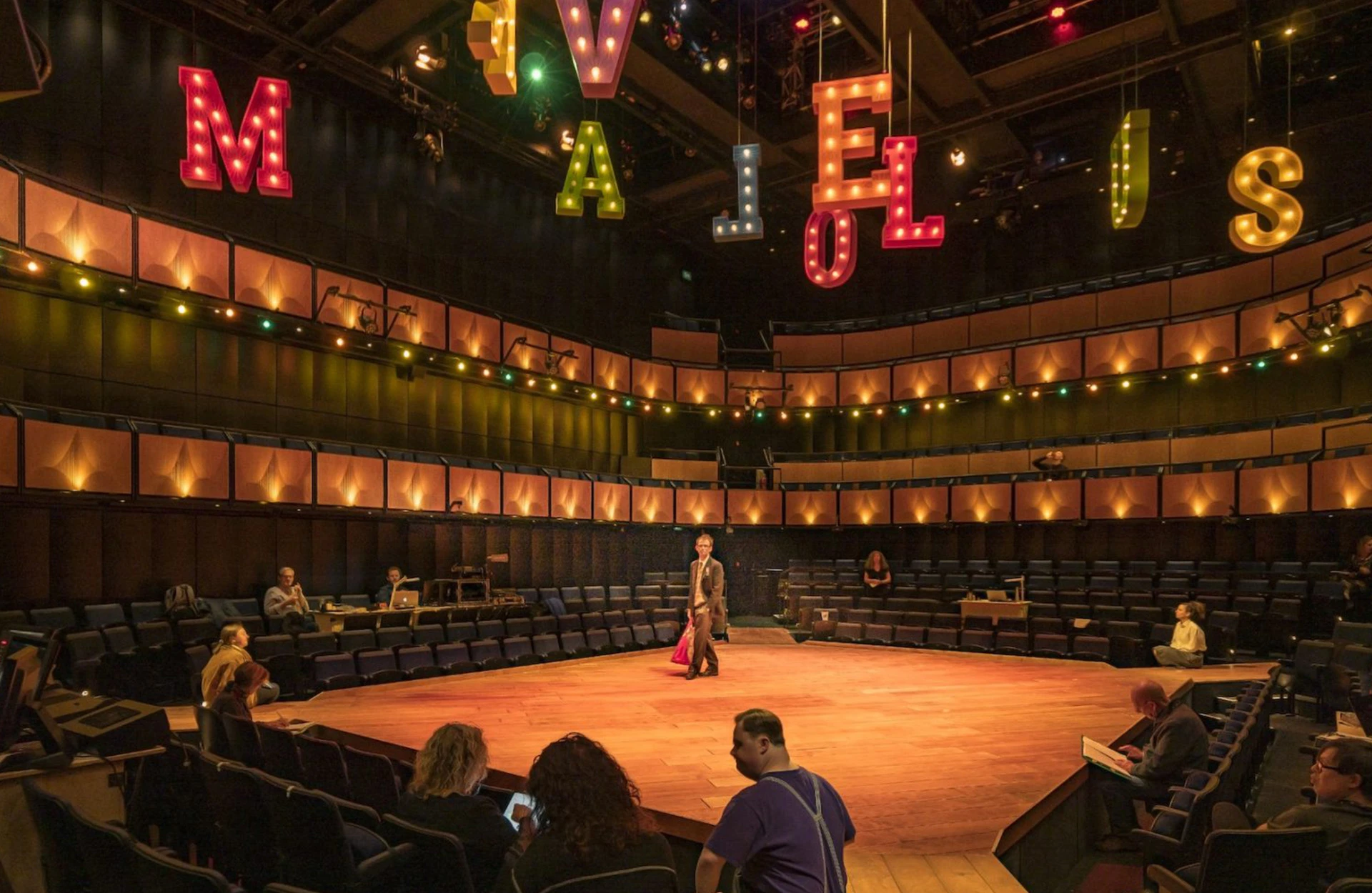 3lr-Auditorium-image-4